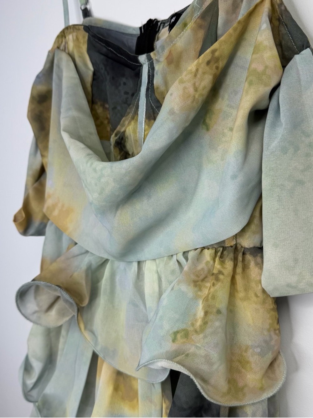 prettylittlething watercolor abstract print chiffon bardot frill detail playsuit - Picture 5 of 6
